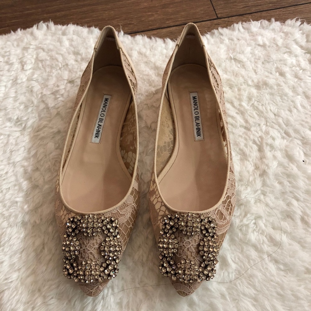 Manolo Blahnik Lace Hangisi Flat